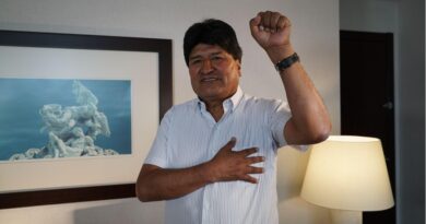 “Hay una rebelión democrática en toda América Latina y el Caribe”: Evo Morales “Hay una rebelión democrática en toda América Latina y el Caribe”: Evo Morales